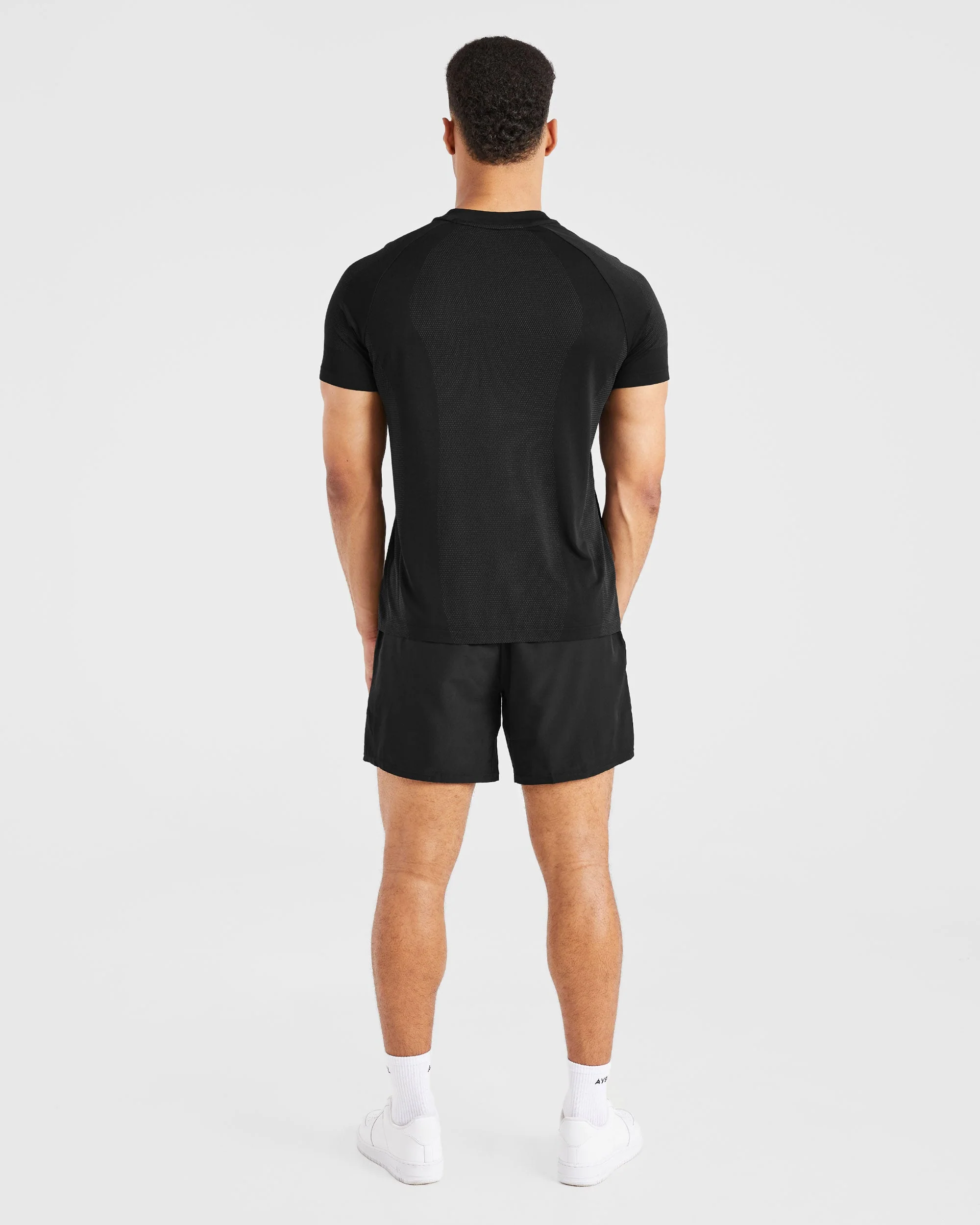 Attain Seamless T Shirt - Black - Image 4