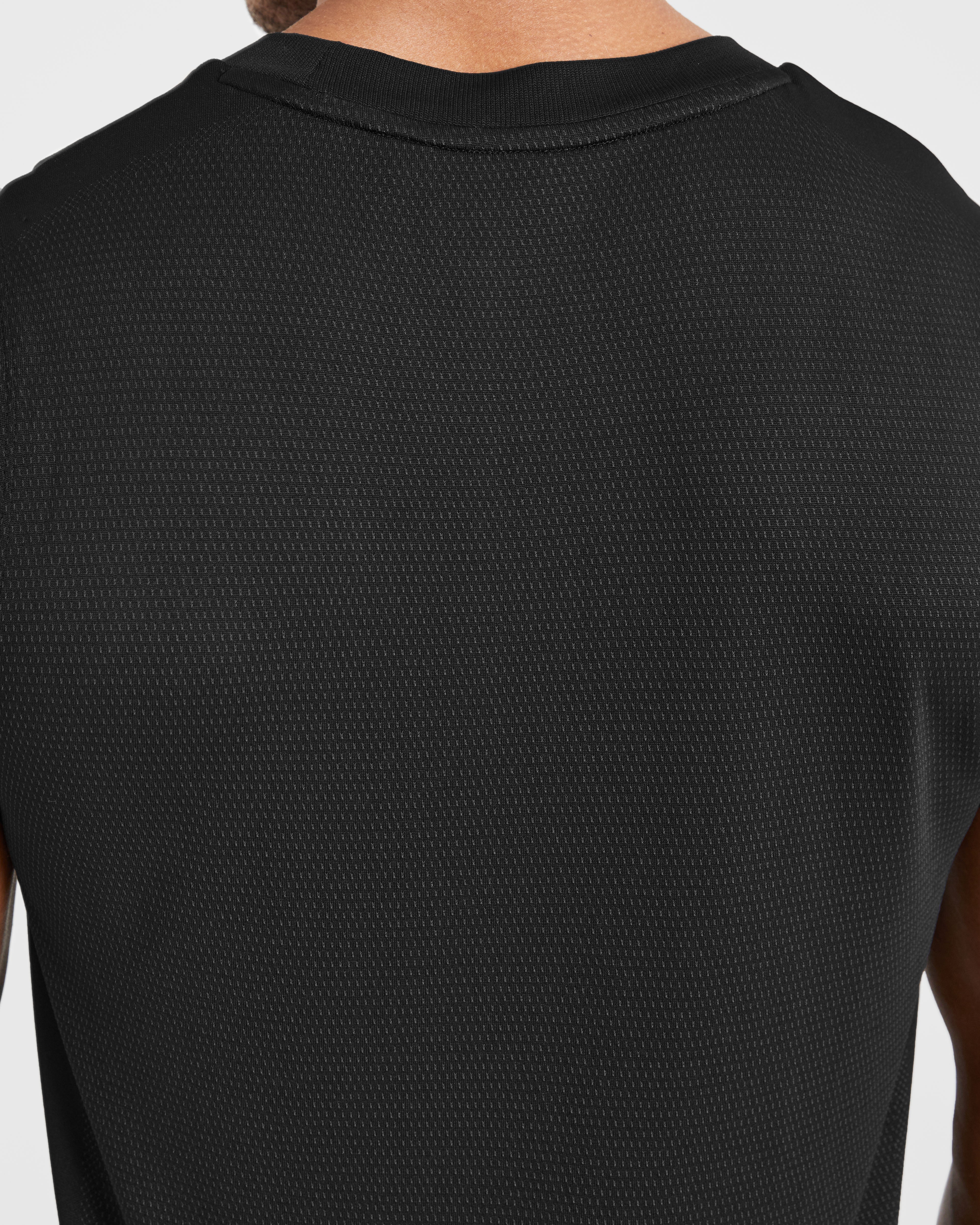 Attain Seamless Vest - Black - Image 6