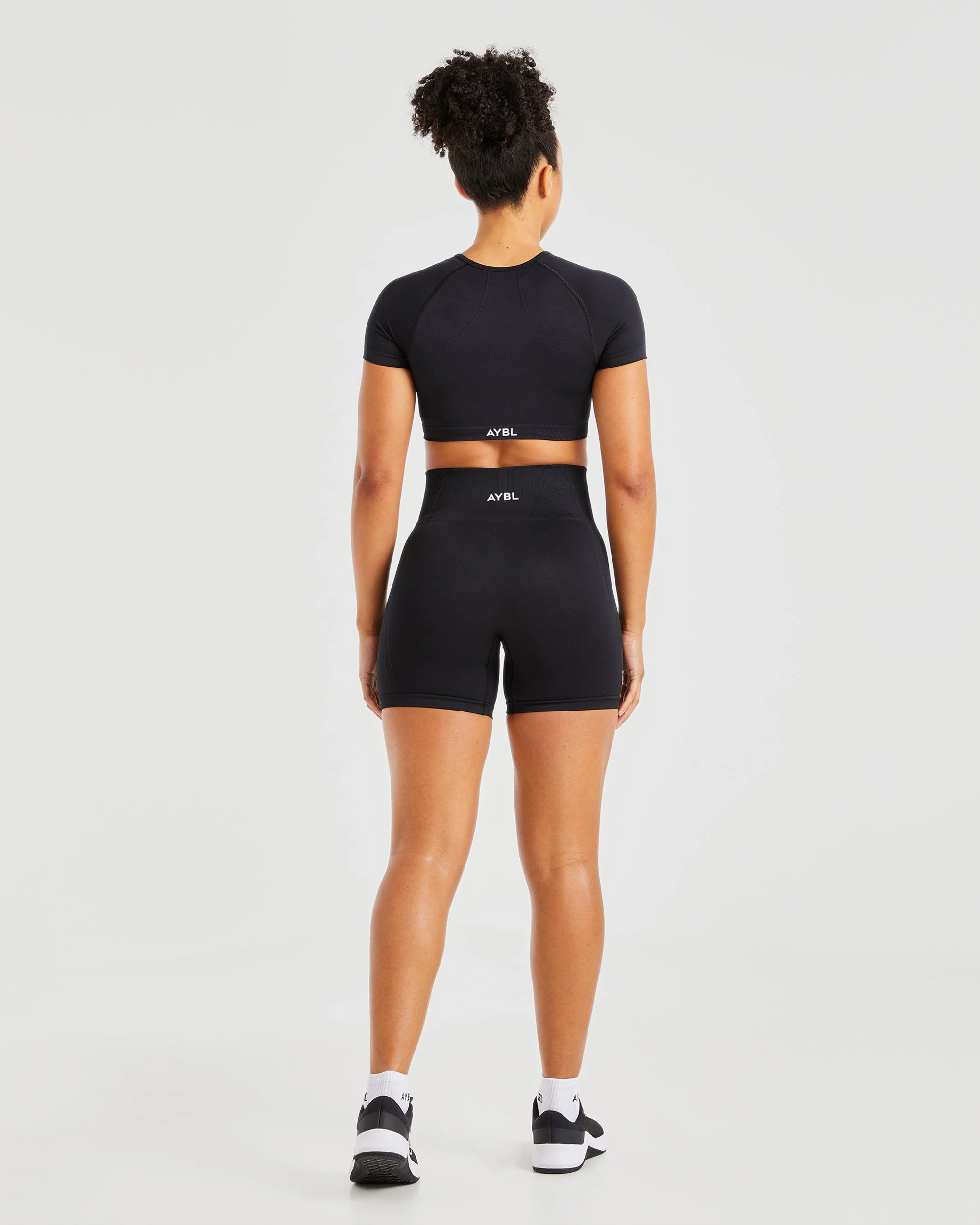 Balance V3 Seamless Cycling Shorts - Black - Image 4