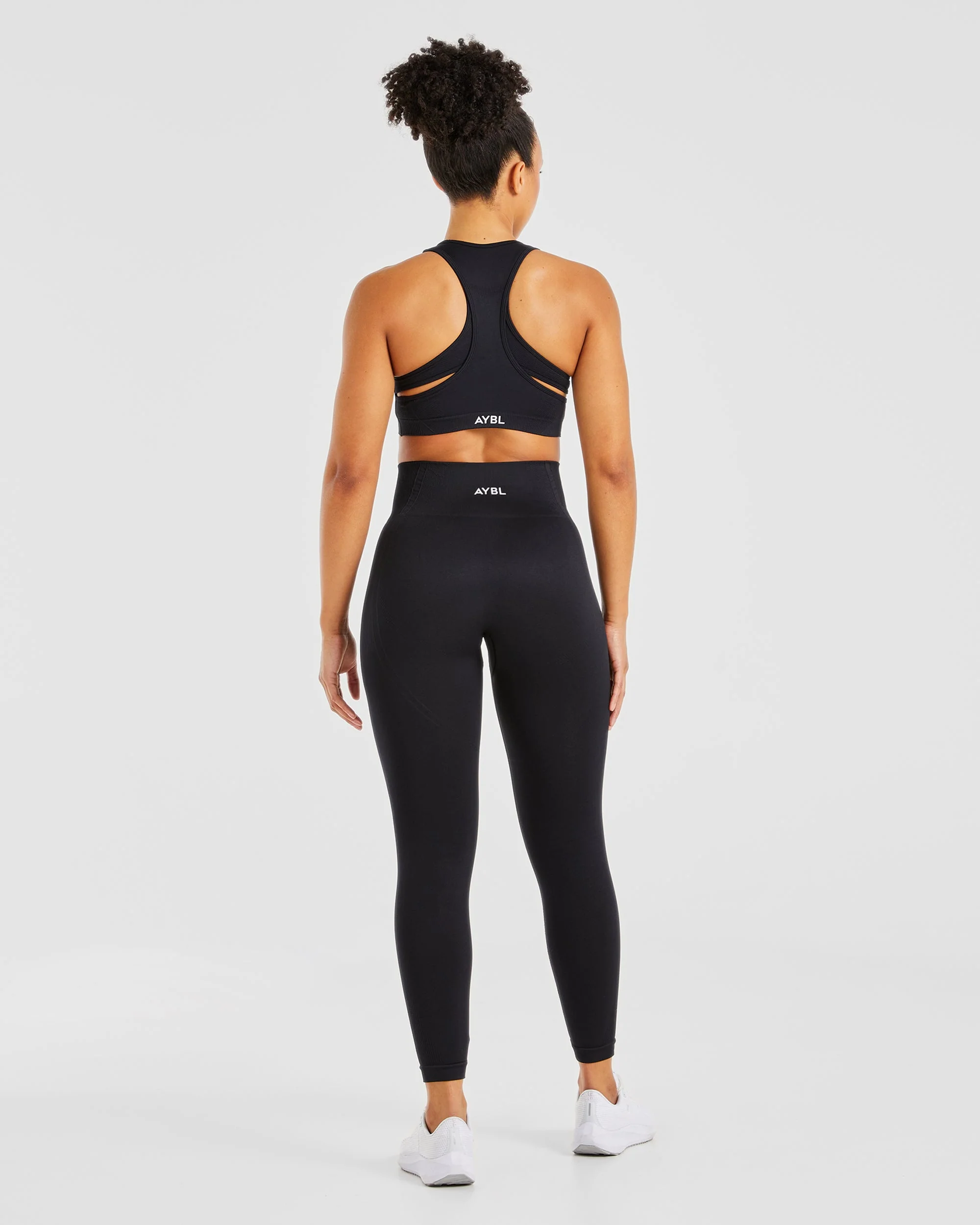 Balance V3 Seamless Sports Bra - Black - Image 4