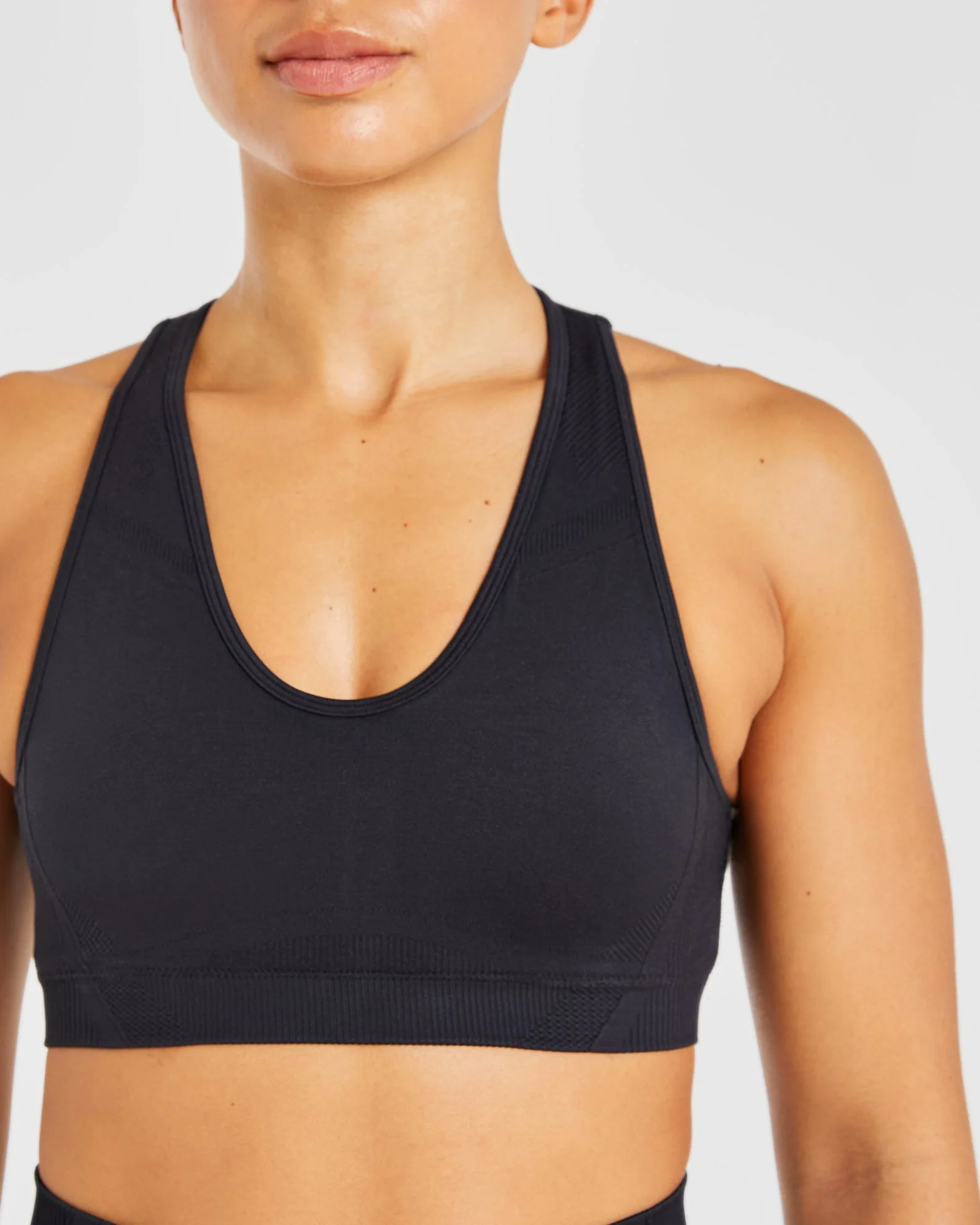 Balance V3 Seamless Sports Bra - Black - Image 5
