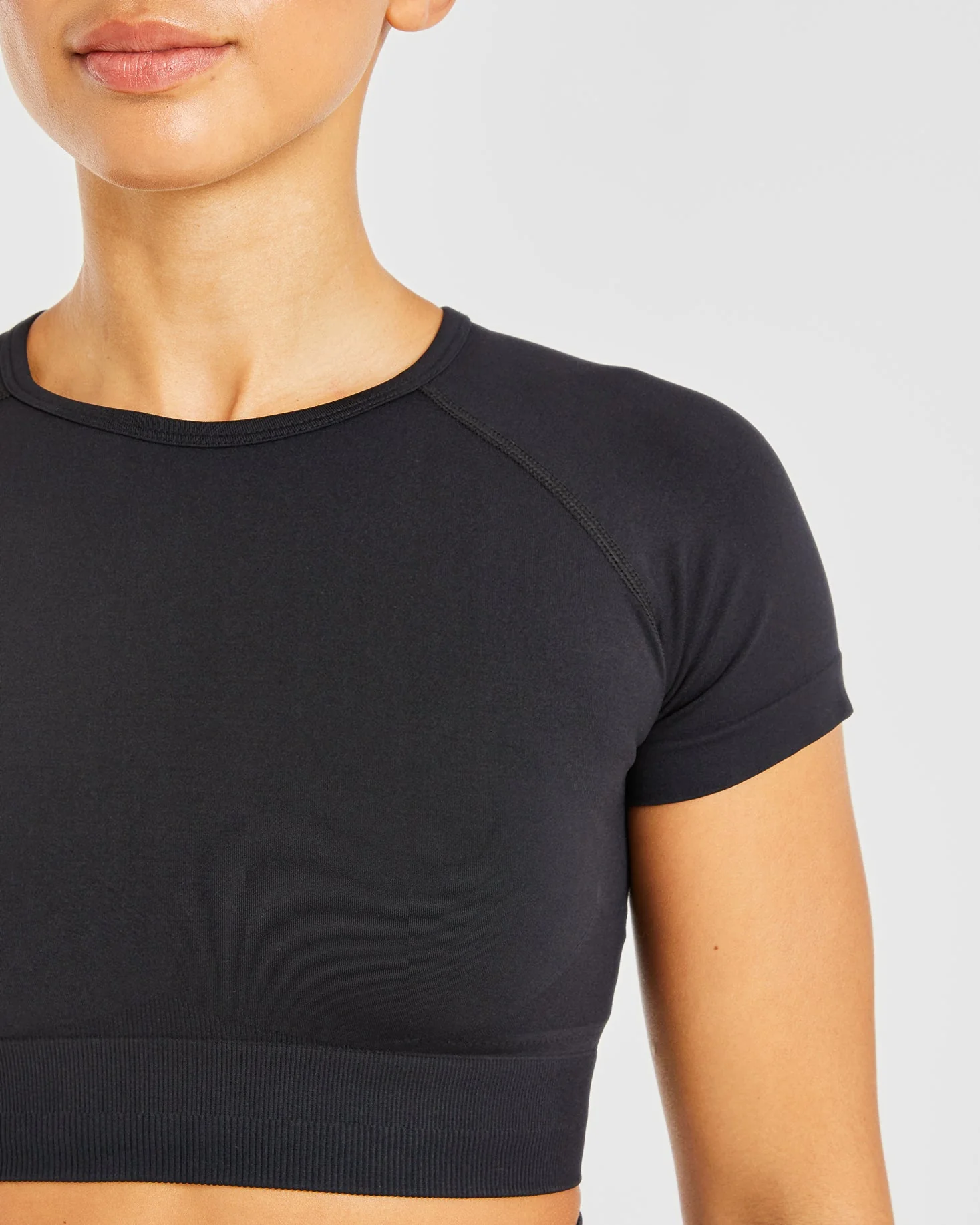 Empower Seamless Crop Top - Black - Image 5
