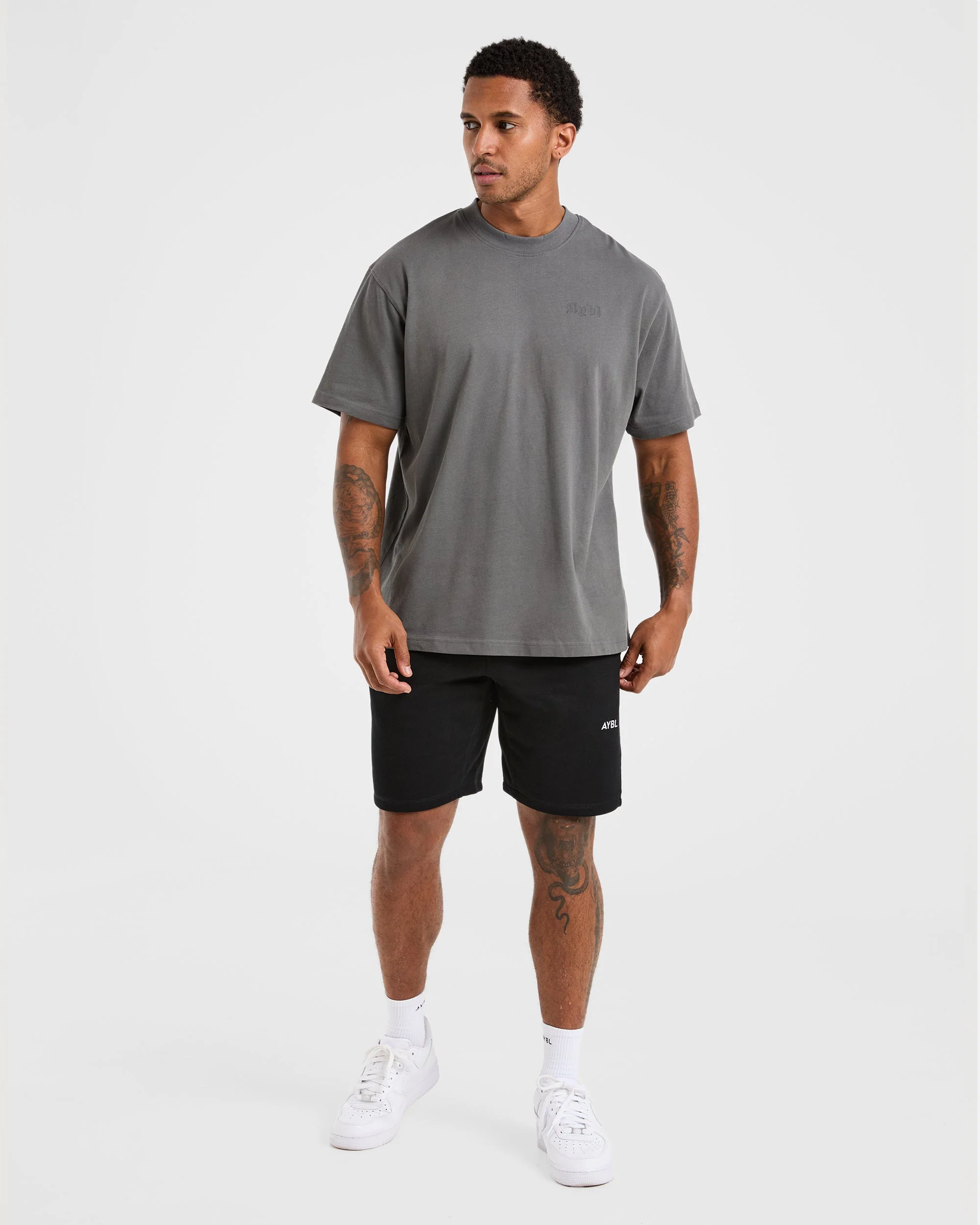 Essential Lightweight 7" Shorts - Black - Image 3