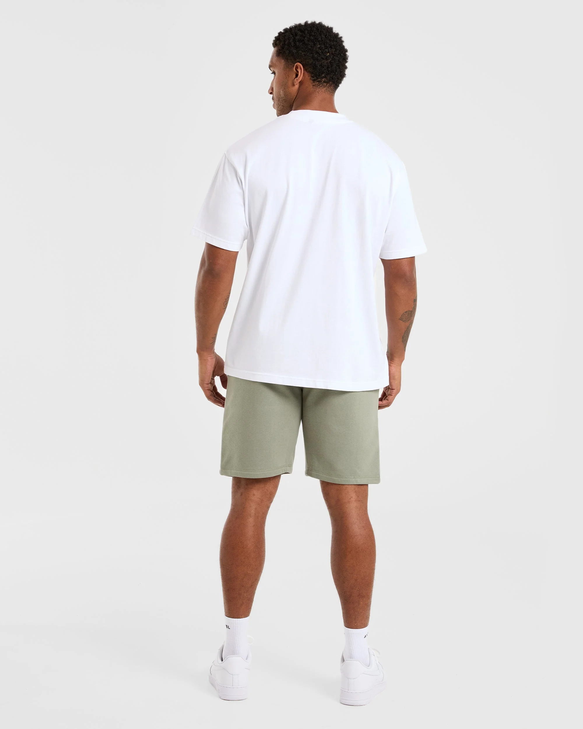 Essential Lightweight 7" Shorts - Washed Sage - Image 4
