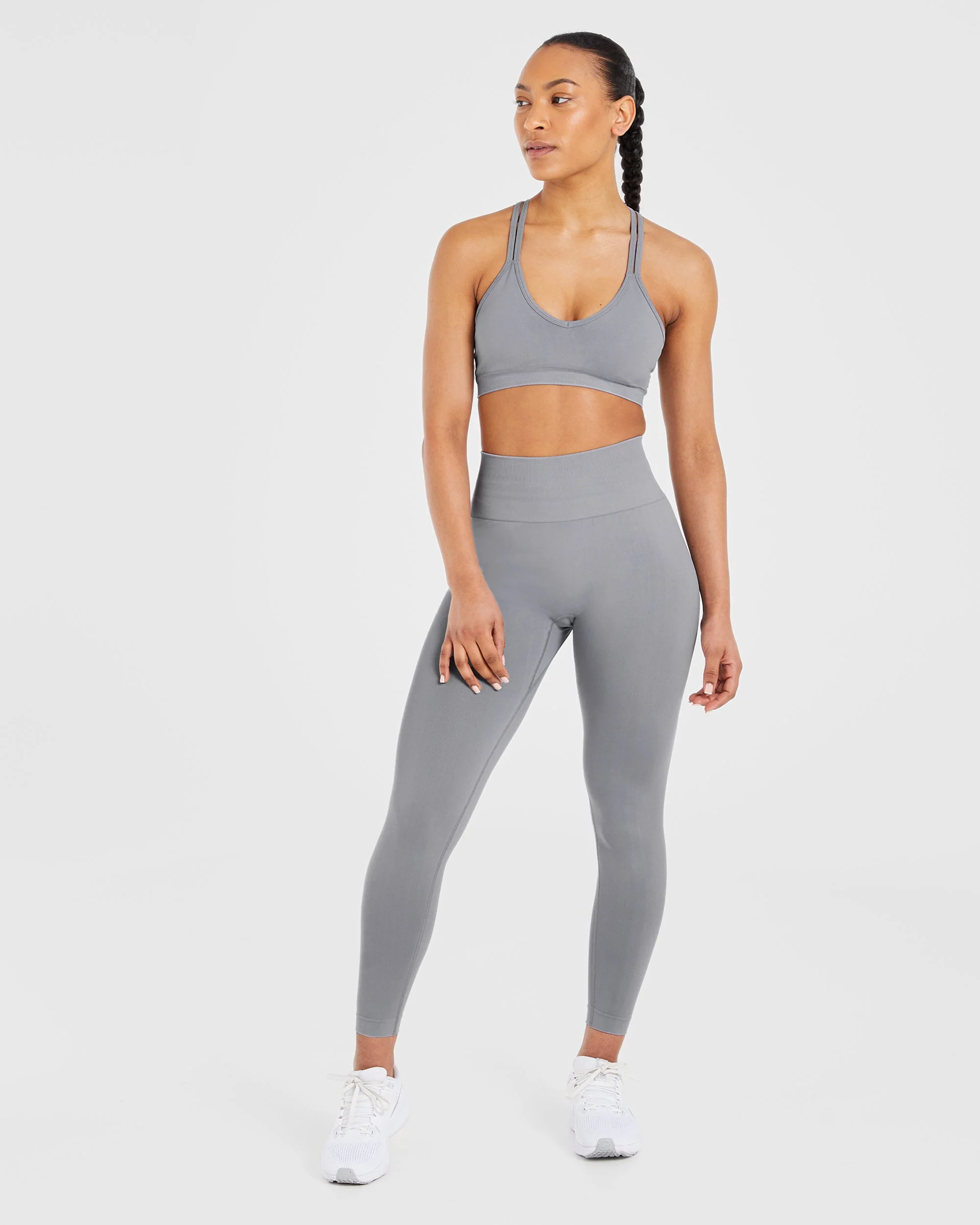 Power Seamless Sports Bra - Grey - Image 3