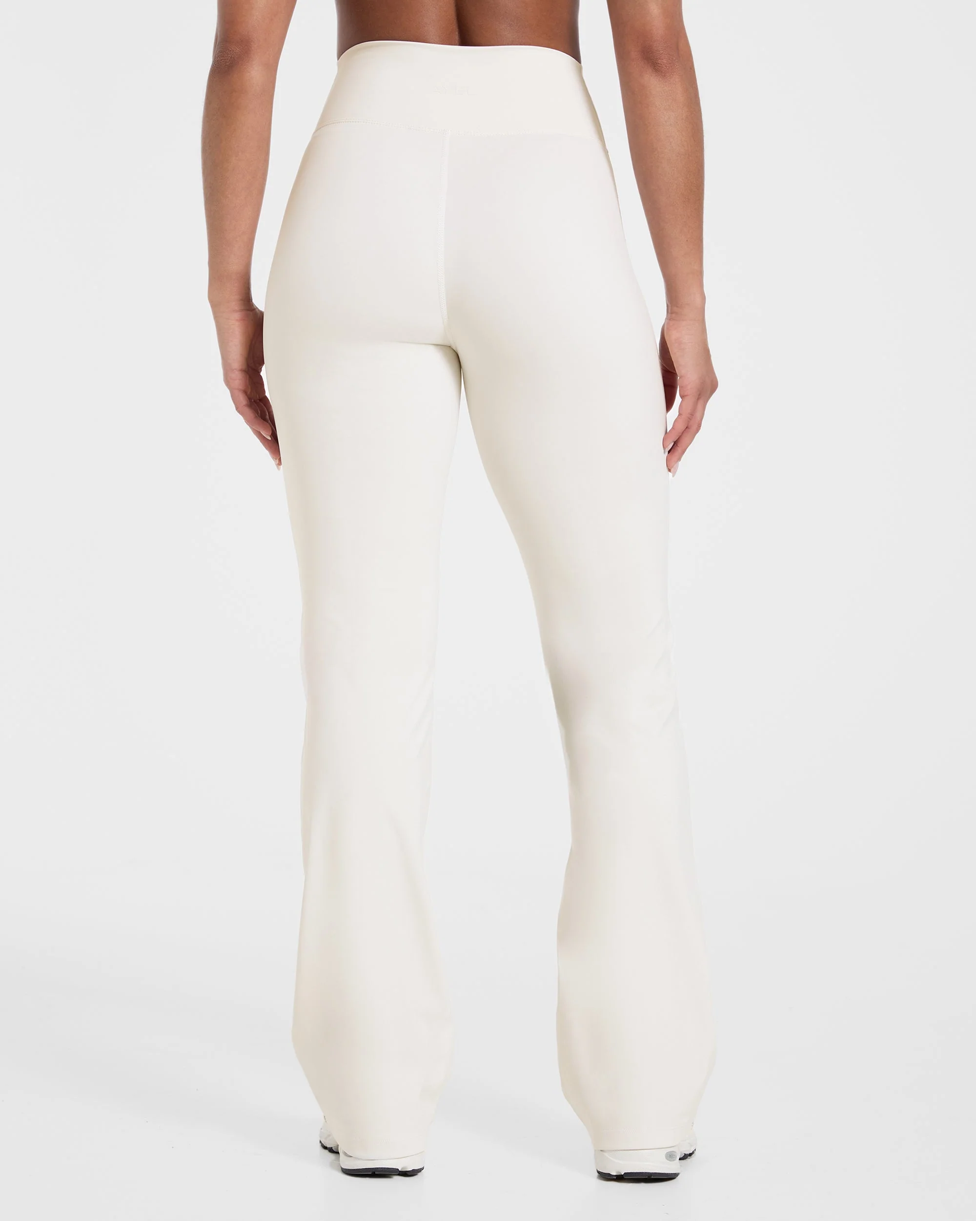 Sculpt Wrap Flared Leggings - Tofu - Image 2