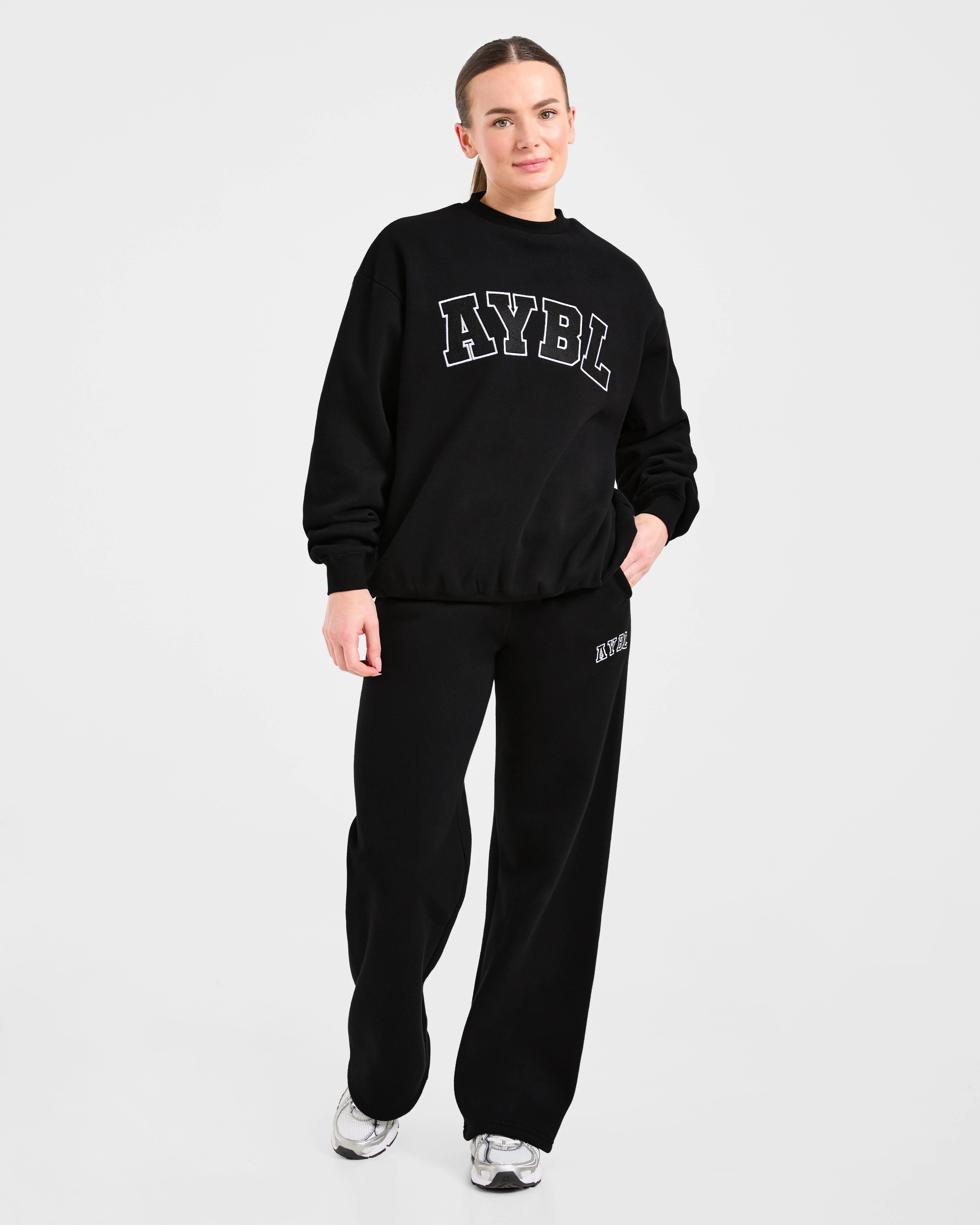 Varsity 2.0 Oversized Sweatshirt - Black - Image 3